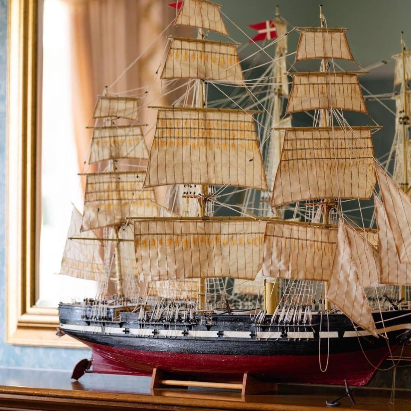 Balincourt Hotel Bournemouth Exterior foto Model of the clipper Flying Cloud